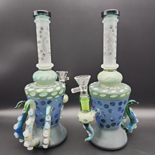 9.5" Kraken Tentacle Sandblasted Water Pipe-Avernic Smoke Shop