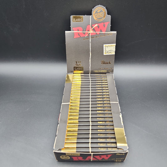 RAW Classic Black Rolling Papers - 1 1/4 Box - Avernic Smoke Shop