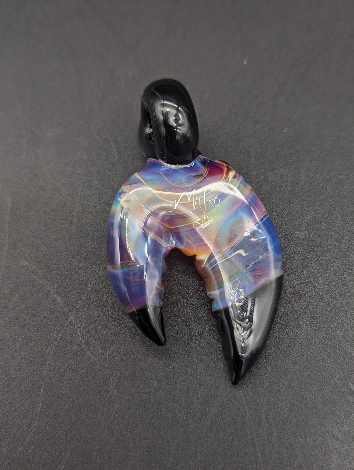 Mako Glass Crab Claw Pendant - Meech Madness Smoke Shop