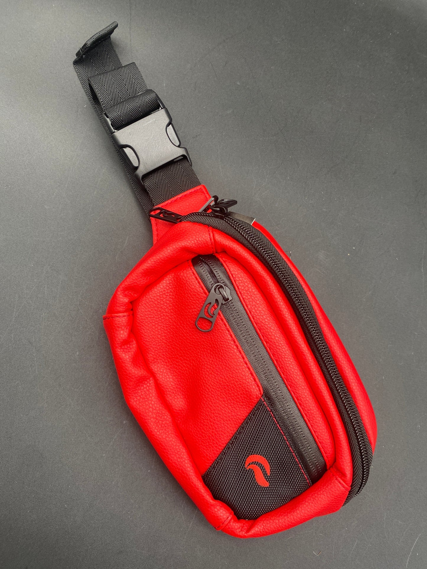 Skunk "Hipster" Smell Proof Fanny Pack-Avernic Smoke Shop