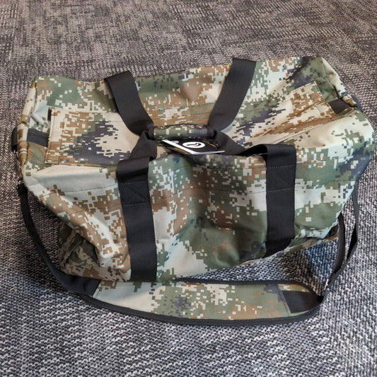 Skunk Medium Midnight Duffle Bag-Avernic Smoke Shop