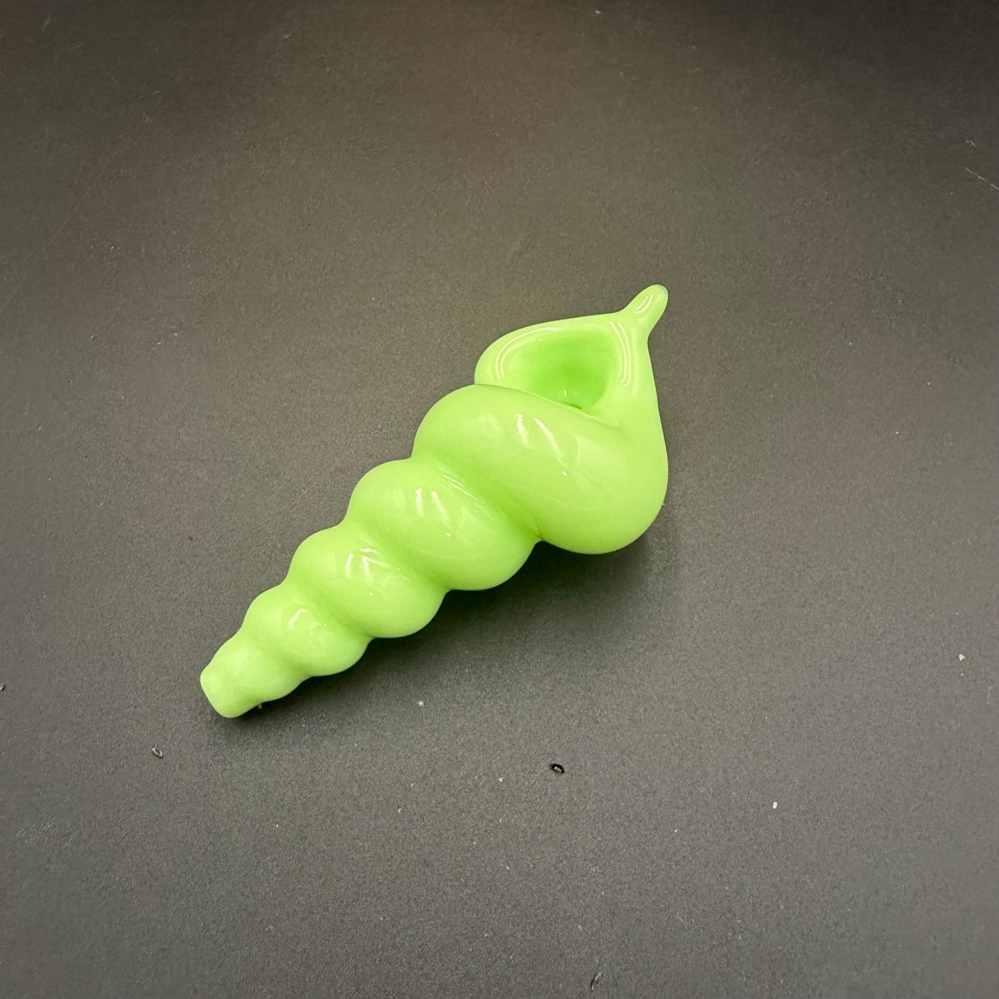 Shell Shaped Glass Hand Pipe - Meech Madness Smoke Shop
