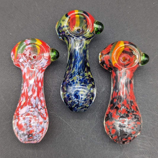 Pipa de mano Frit Art con rayas rasta de 3"