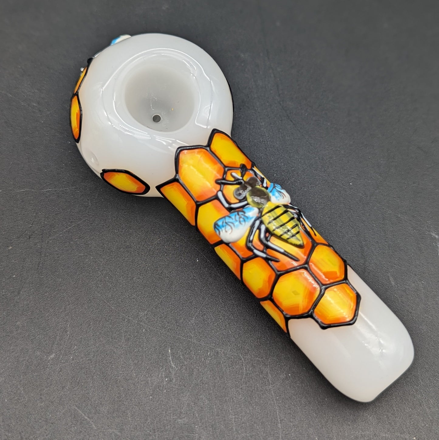 5" 3D Honeycomb Bee Hand Pipe-Avernic Smoke Shop
