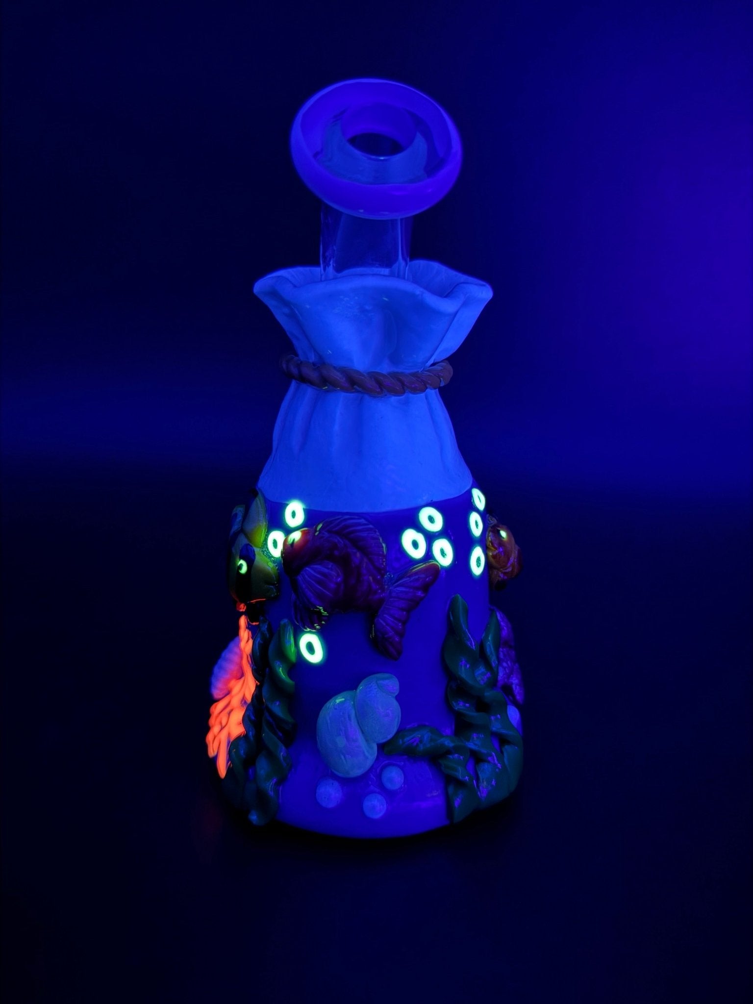 6.5” Underwater Treasure 3D Bong - Meech Madness Smoke Shop