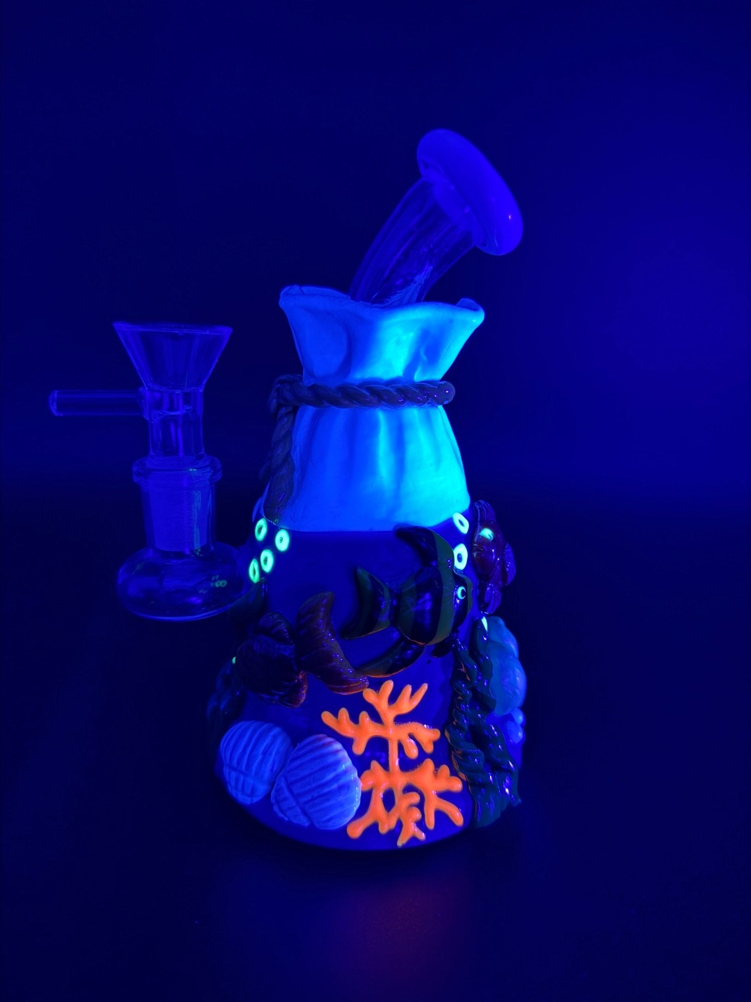 6.5” Underwater Treasure 3D Bong - Meech Madness Smoke Shop