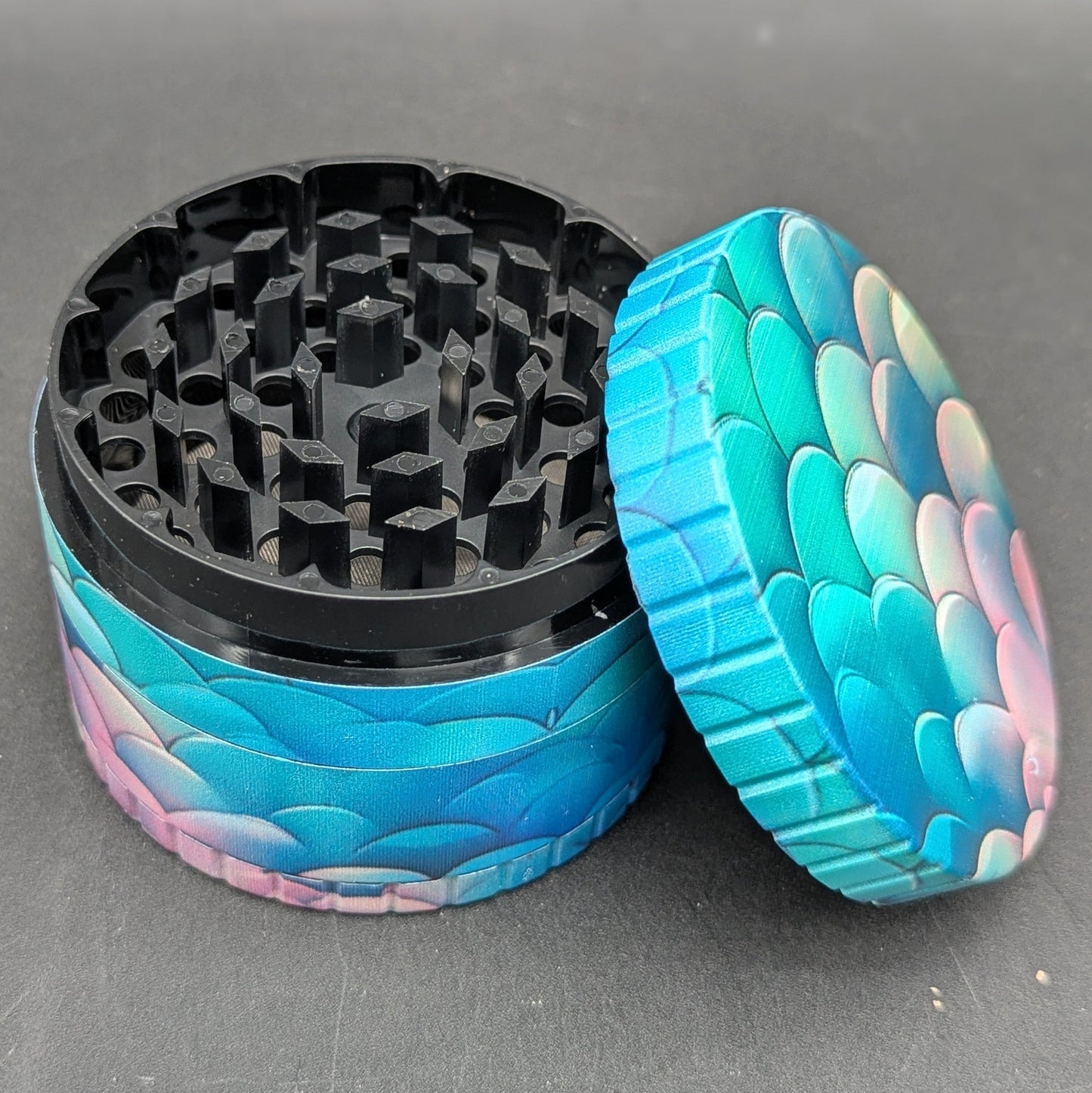 70mm 4-pc Dragon Scale Plastic Grinder-Avernic Smoke Shop
