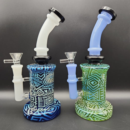 9.5" Etched Hollowfoot Water Pipe - Avernic Smoke Shop