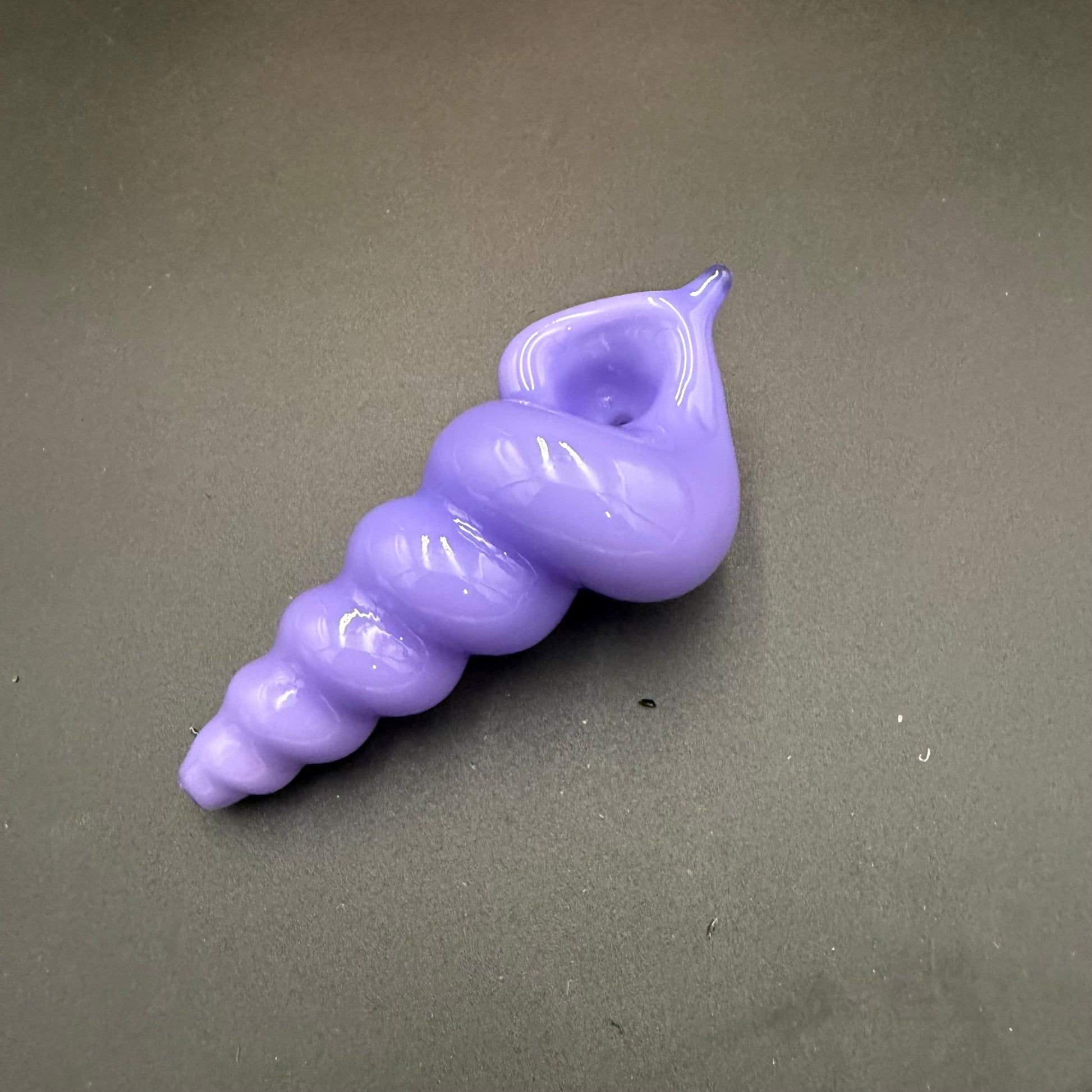 Shell Shaped Glass Hand Pipe - Meech Madness Smoke Shop