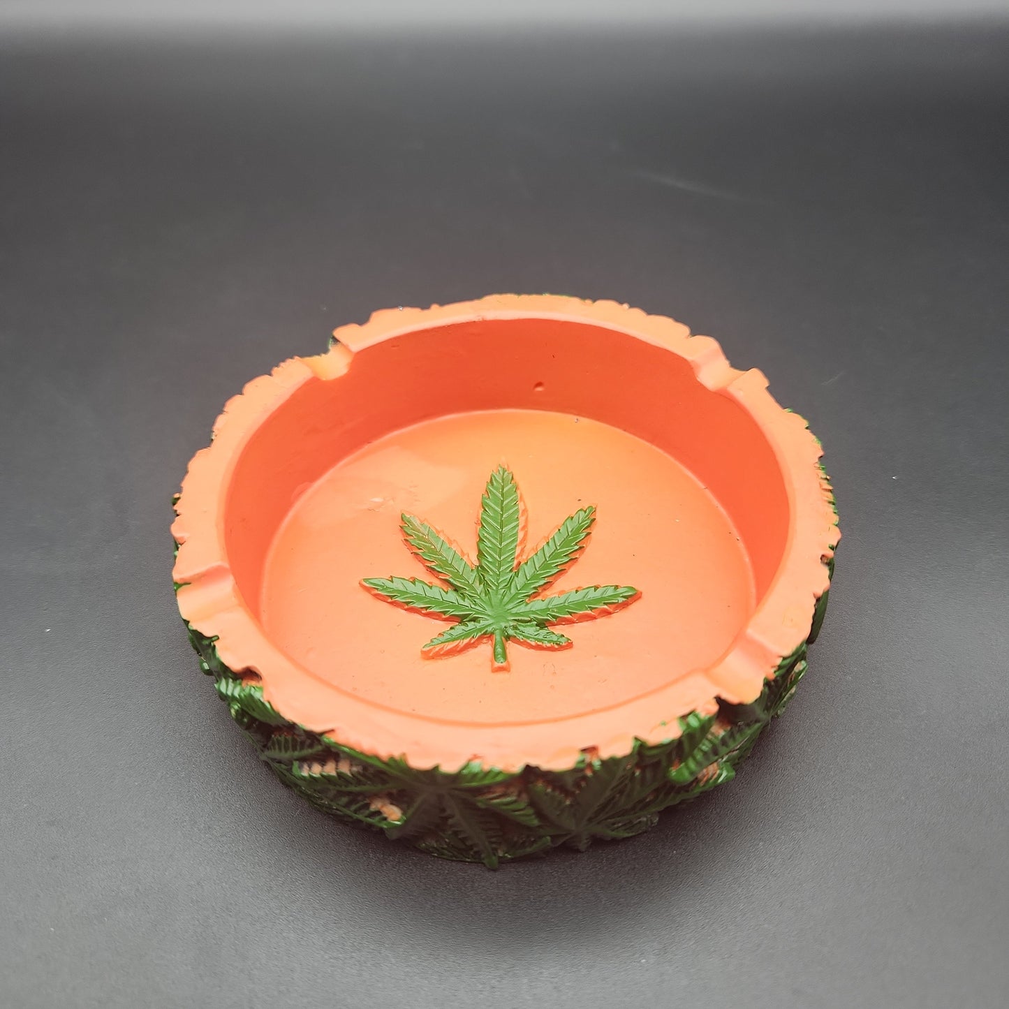 Abundance of Hemp Leaves Round Resin Ashtray | 4.25" - Avernic Smoke Shop