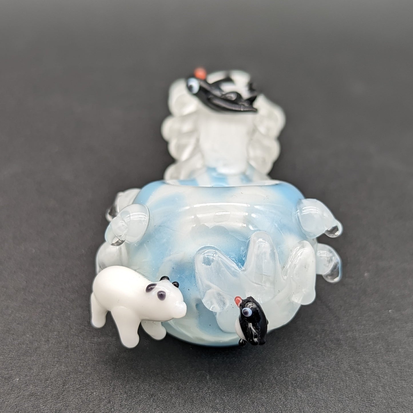 Pipa de vidrio Empire Glassworks con forma de cuchara, pingüinos helados, tamaño pequeño