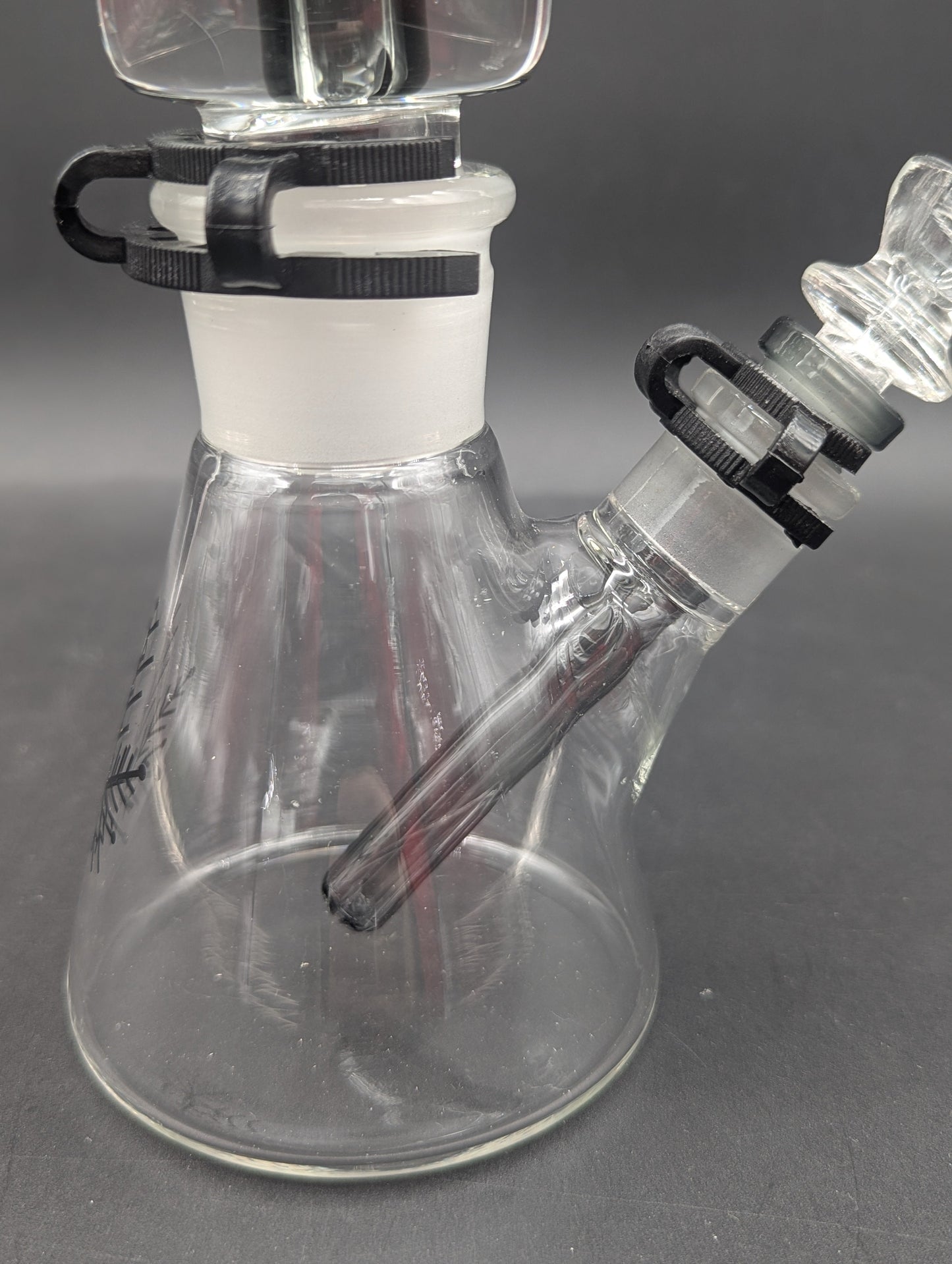 Freeze Pipe - 12" Beaker Bong w/ Coil
