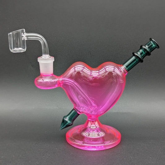 帶有 Banger 的心形 Dab Rig