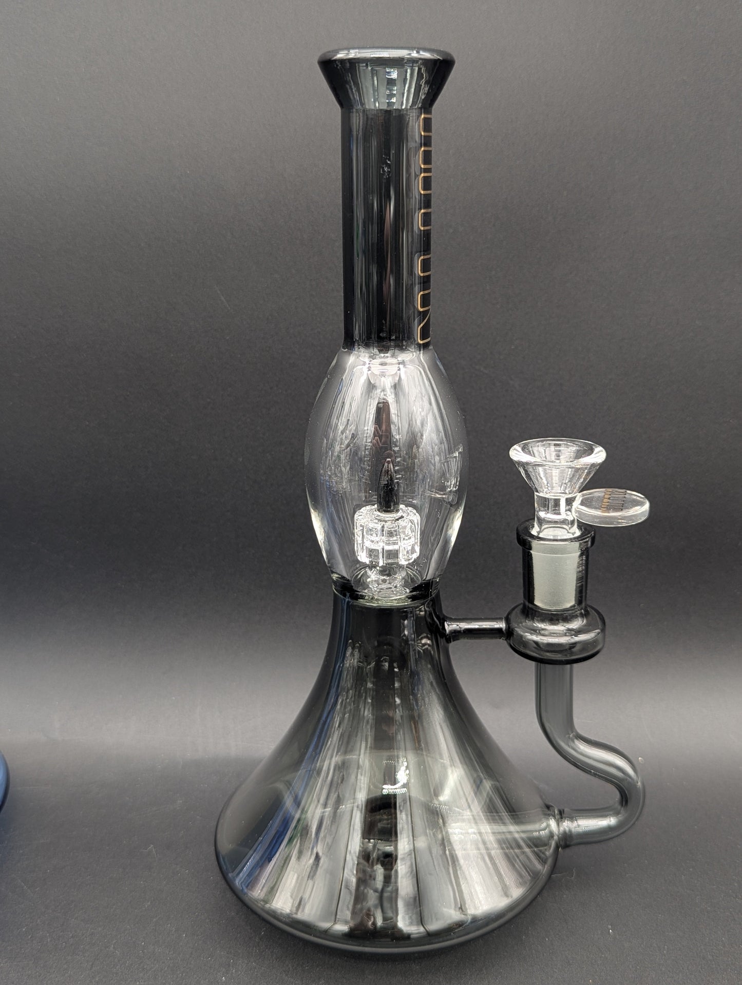 Hittin Glass 10" Showerhead Matrix Beaker-Avernic Smoke Shop