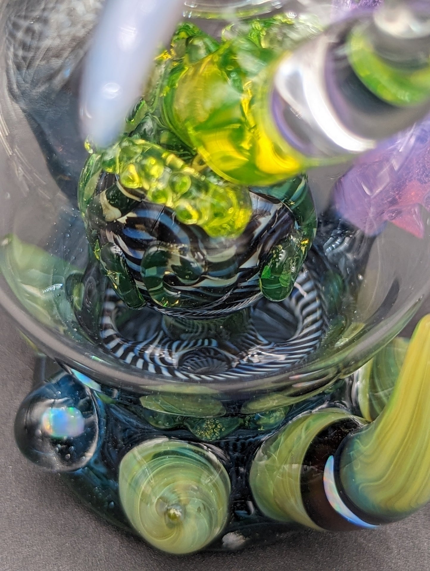 Mako Glass UV Hammerhead Octopus Dab Rig - Meech Madness Smoke Shop