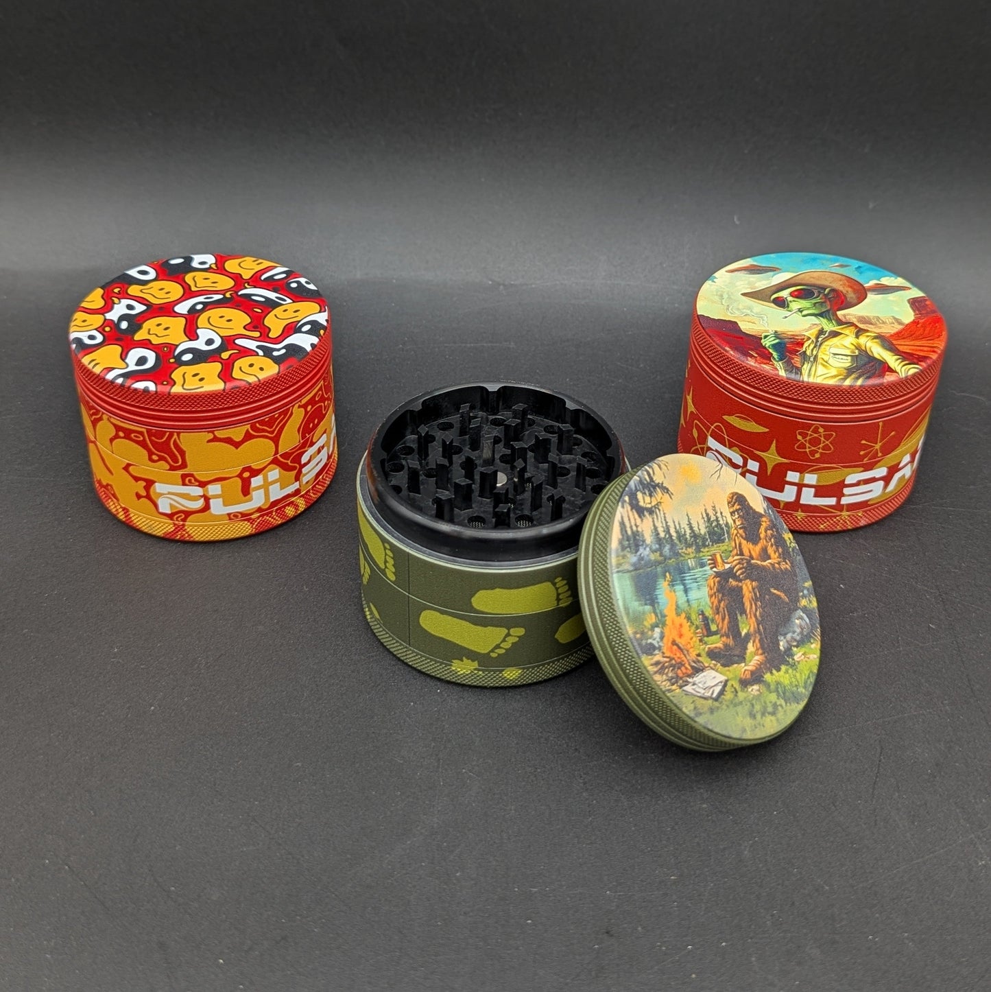 Pulsar Design Series V2 Aluminum Grinder | 4pc | 2.5"-Avernic Smoke Shop