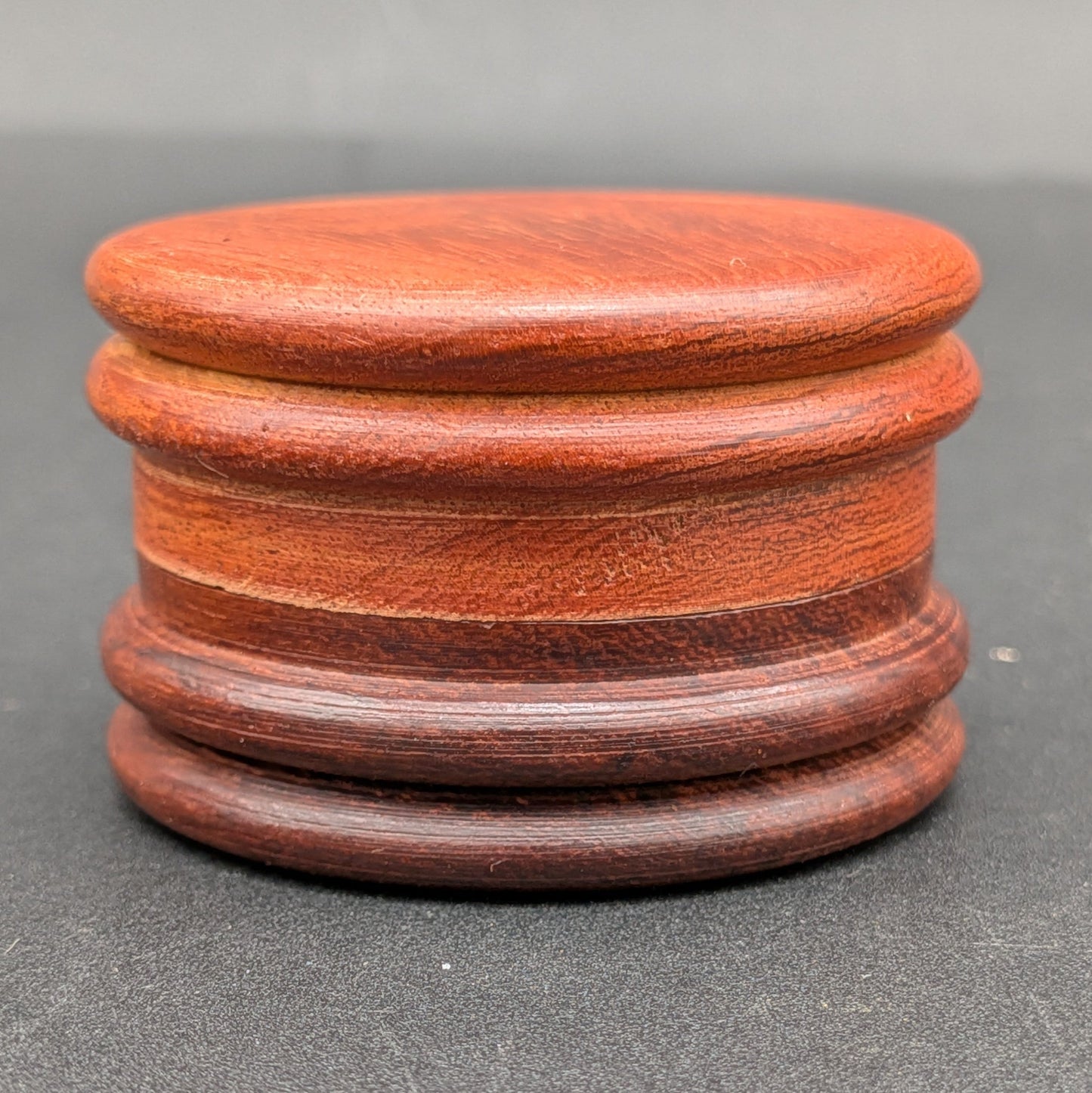Round Wood Solid Color 2 Piece Grinder
