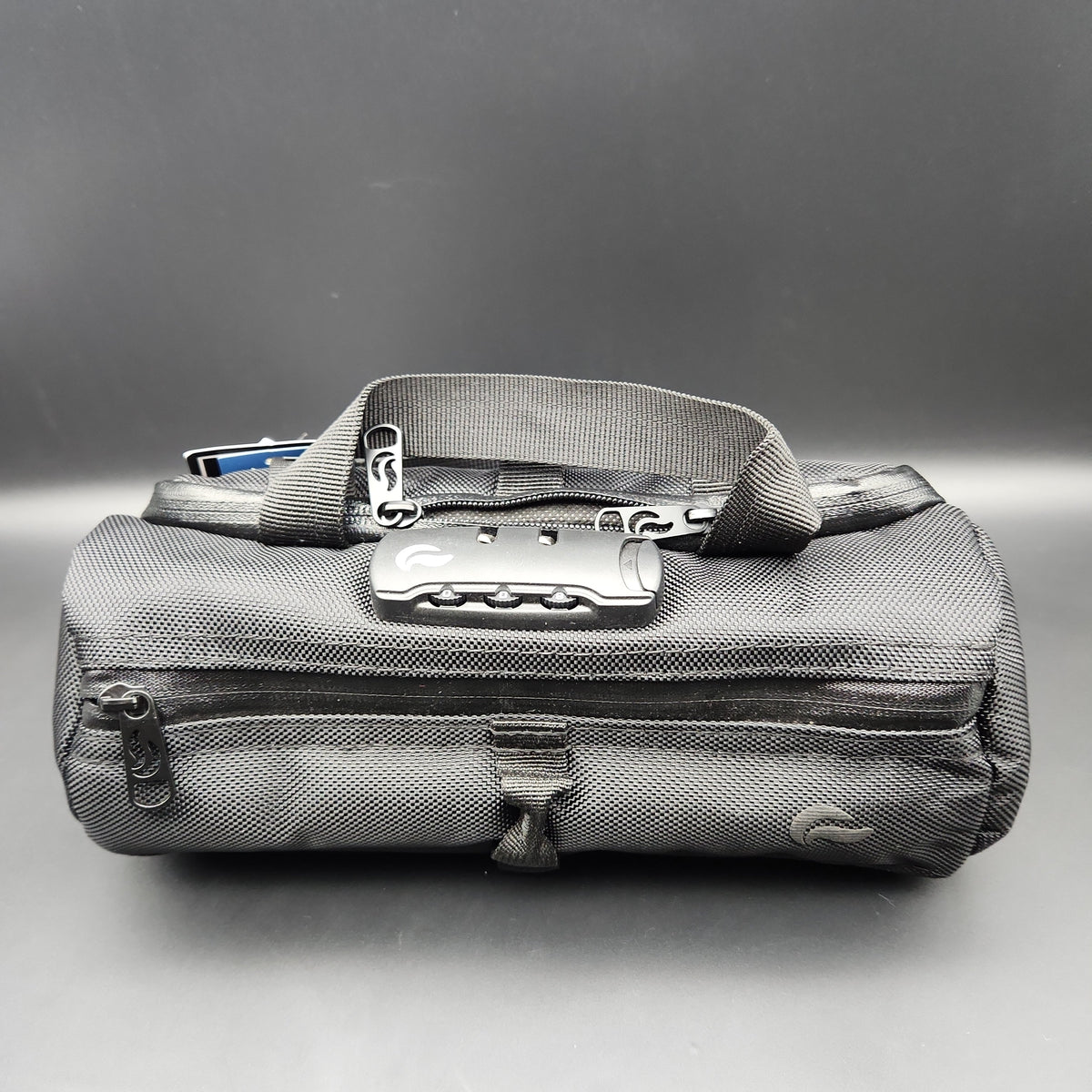SKUNK 10" Duffle Tube - Padded Smell Proof Bag-Avernic Smoke Shop