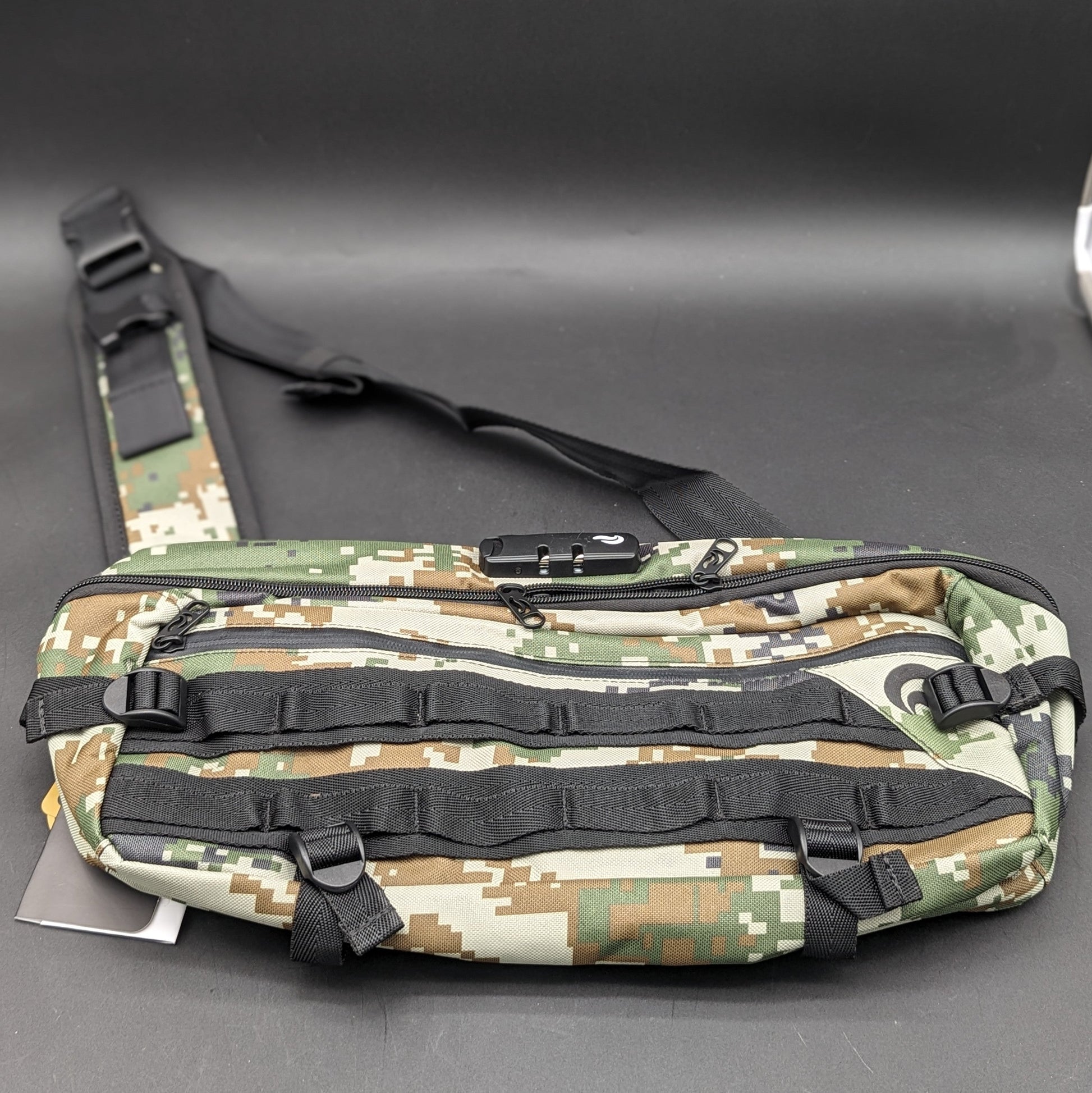 SKUNK 16" Sling Smell proof Bag-Avernic Smoke Shop