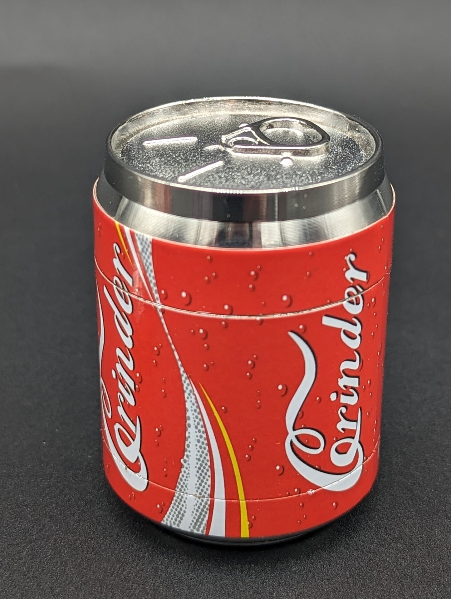 Molinillos de marihuana discretos con latas de refresco