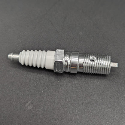 Spark Plug Discrete Metal One Hitter Pipe