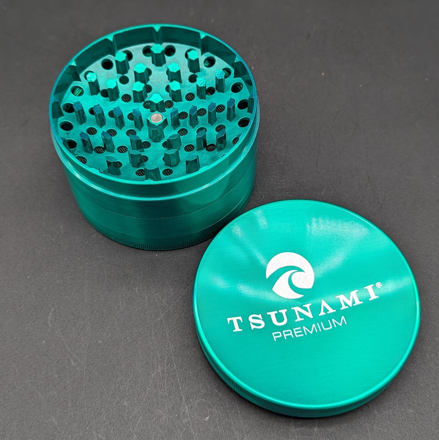 Tsunami Dry Herb Grinder 4 Piece 100mm (XL)