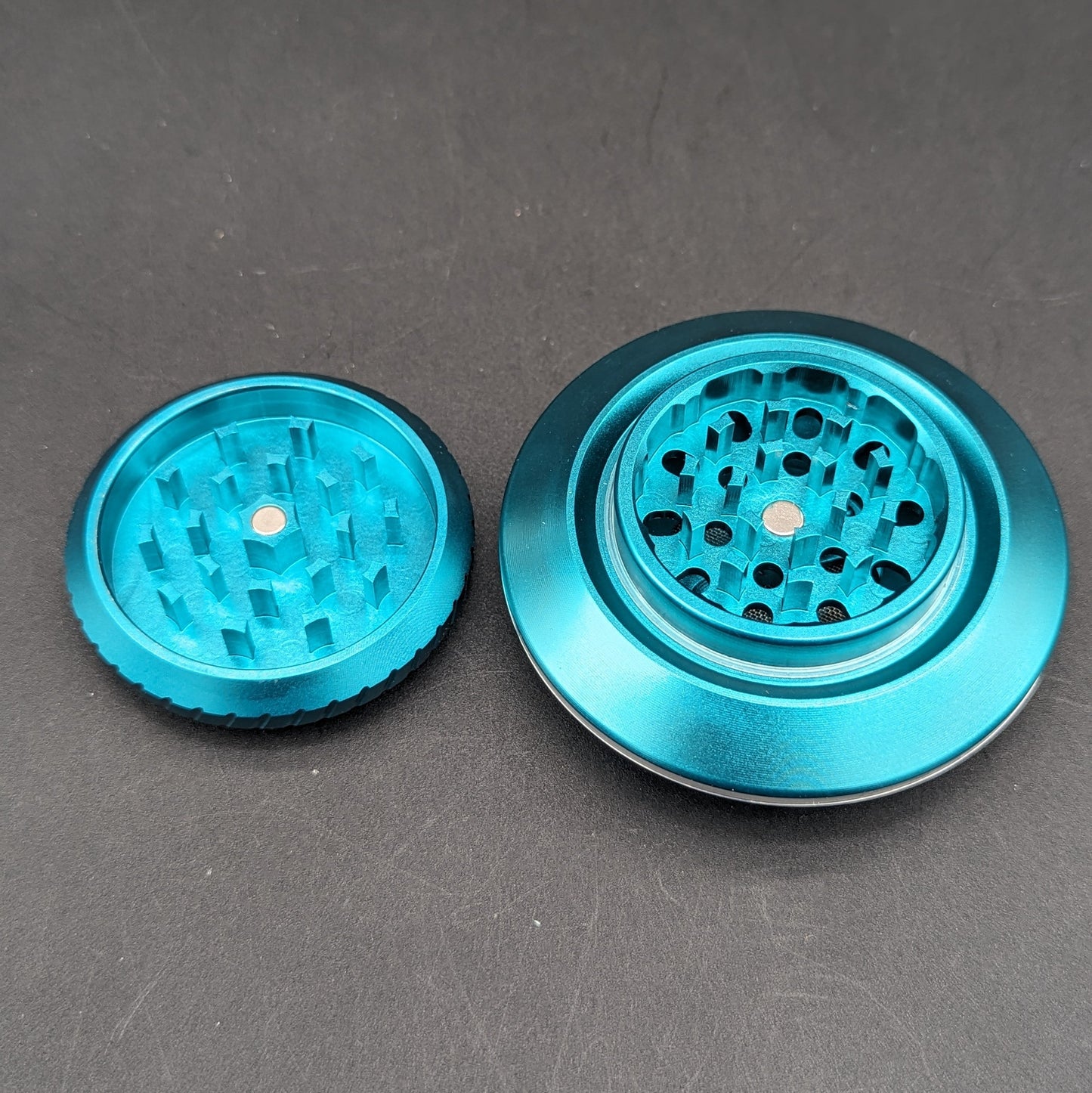 UFO Rolls Spaceship Grinder 4pc-Avernic Smoke Shop
